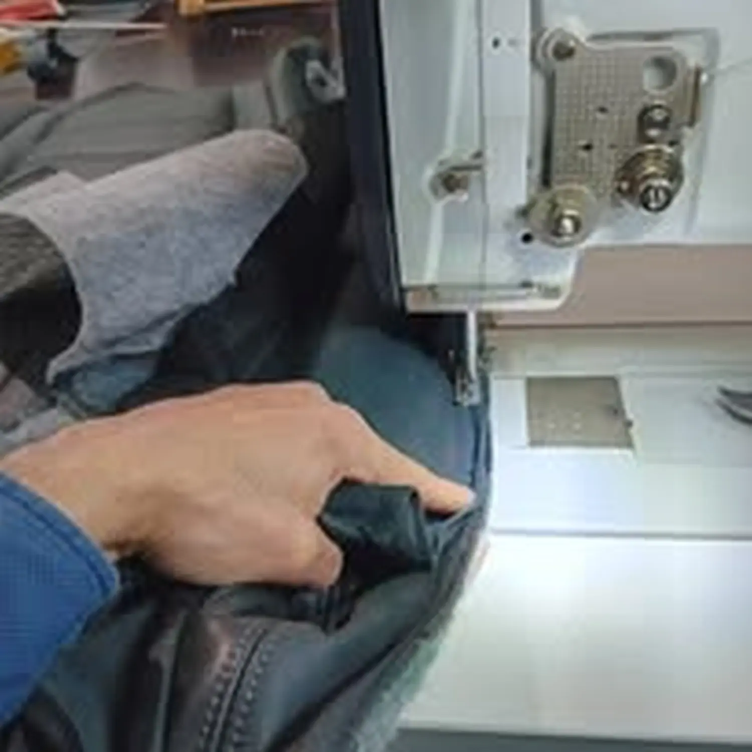 SONDERANFERTIGUNGEN, WIE LENKRADÜBERZÜGE, SCHALTKNAUFBEZÜGE